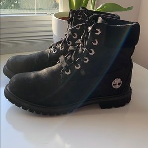 💘not for sale 💘Timberlands w/ Velvet Detail